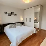 Comfortable, Sunny, Quiet, Good Location! Apartament *