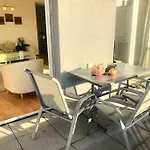 Comfortable, Sunny, Quiet, Good Location! *