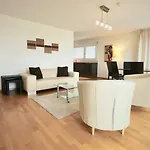 Comfortable, Sunny, Quiet, Good Location! Lozanna
