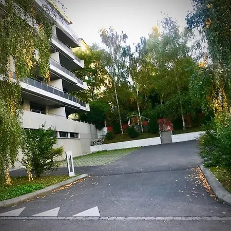 Comfortable, Sunny, Quiet, Good Location! *