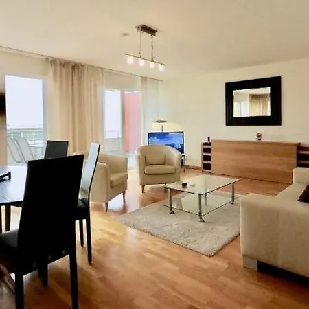 Comfortable, Sunny, Quiet, Good Location! Διαμέρισμα