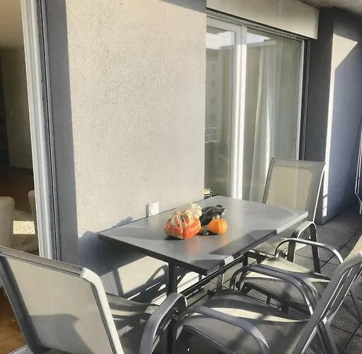 Comfortable, Sunny, Quiet, Good Location! Διαμέρισμα