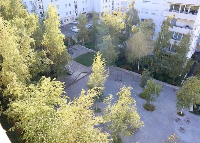 Comfortable, Sunny, Quiet, Good Location! *